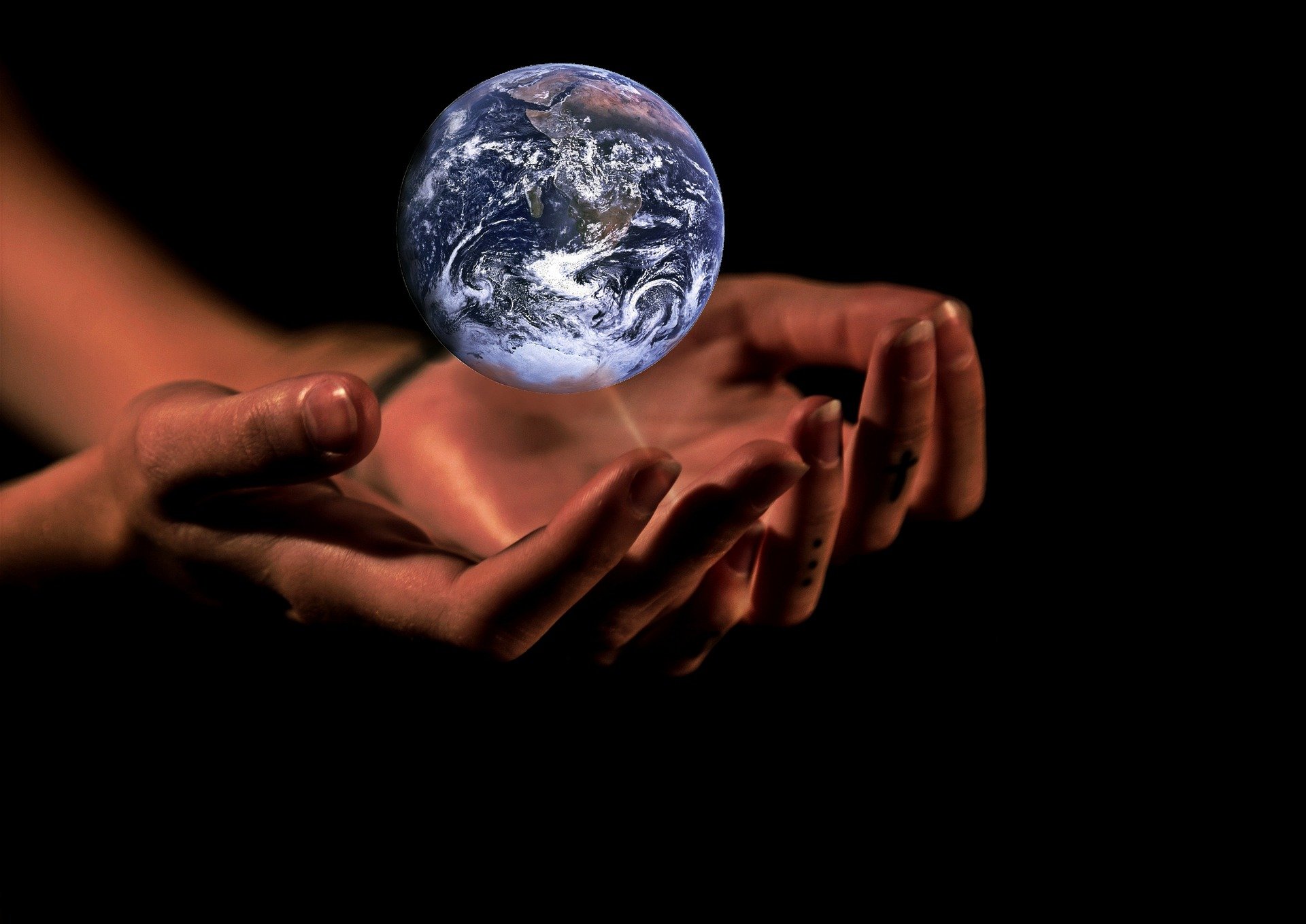 hands-1222866_1920 (1)